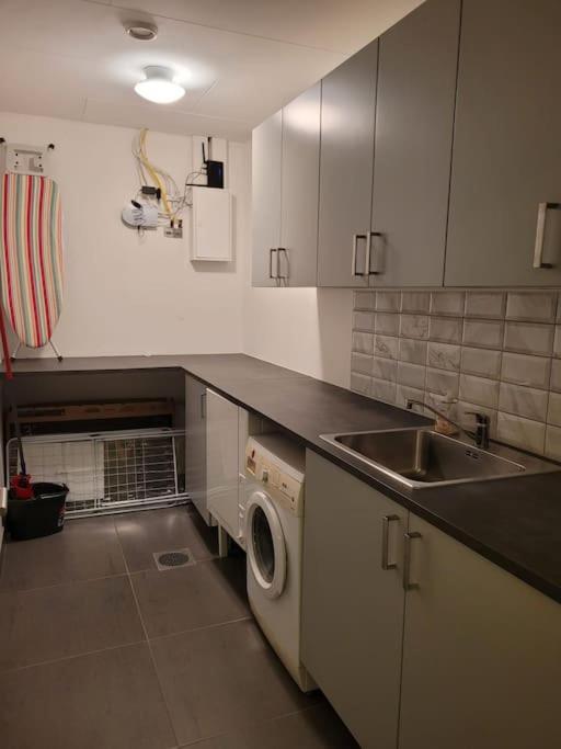 Villa Beautiful Terraced House With Private Parking Sandviken Exterior foto